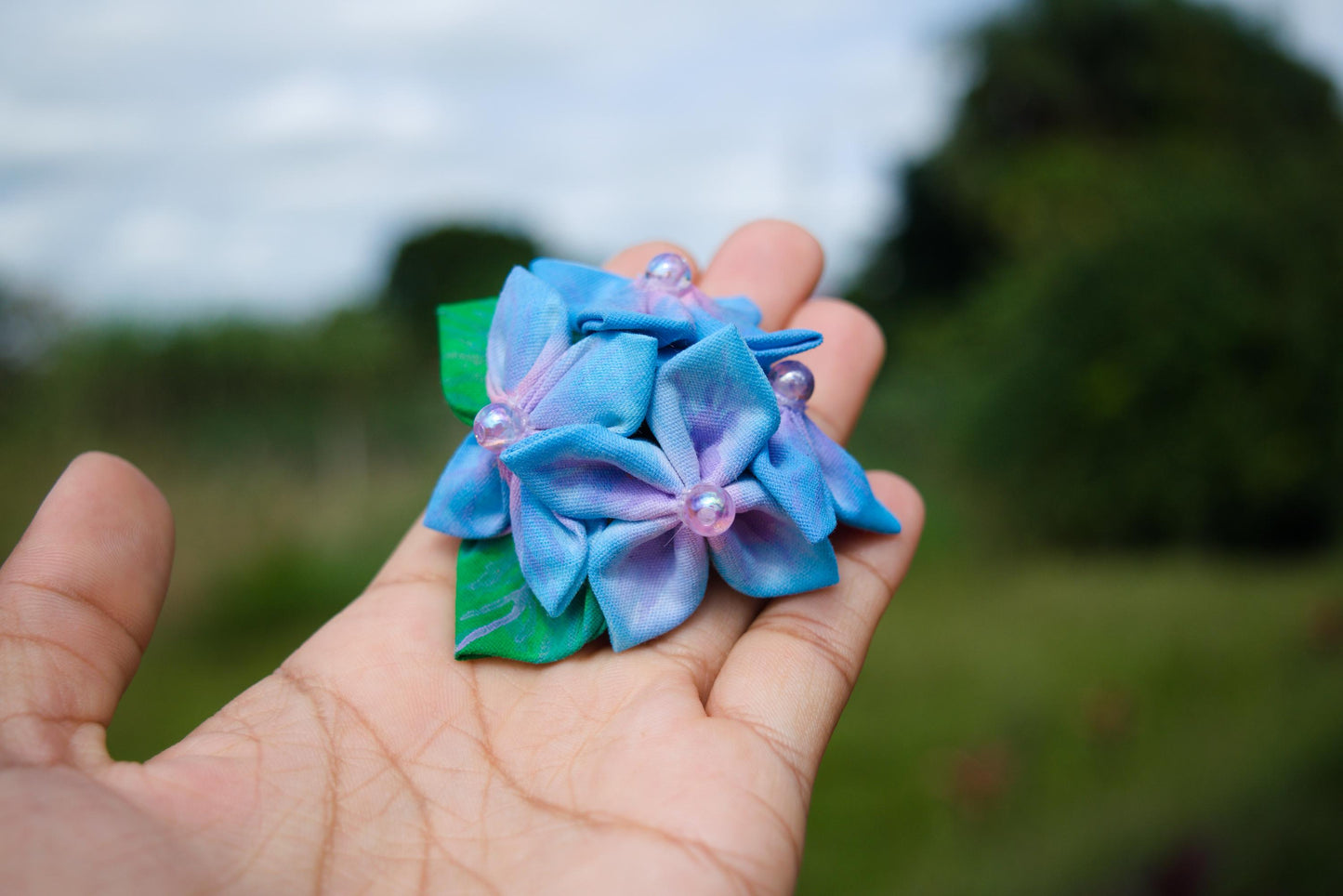 Presilha de cabelo Hortência Sussurante